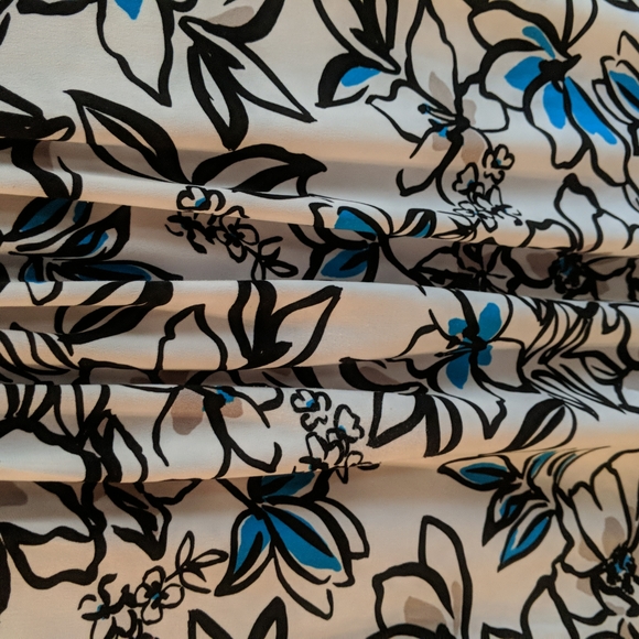 Calvin Klein sleeveless top - Picture 3 of 4